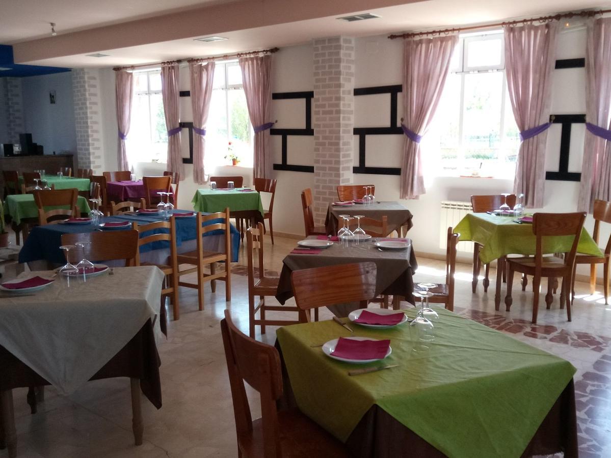 Hostal El Tropezon Matallana de Valmadrigal Esterno foto