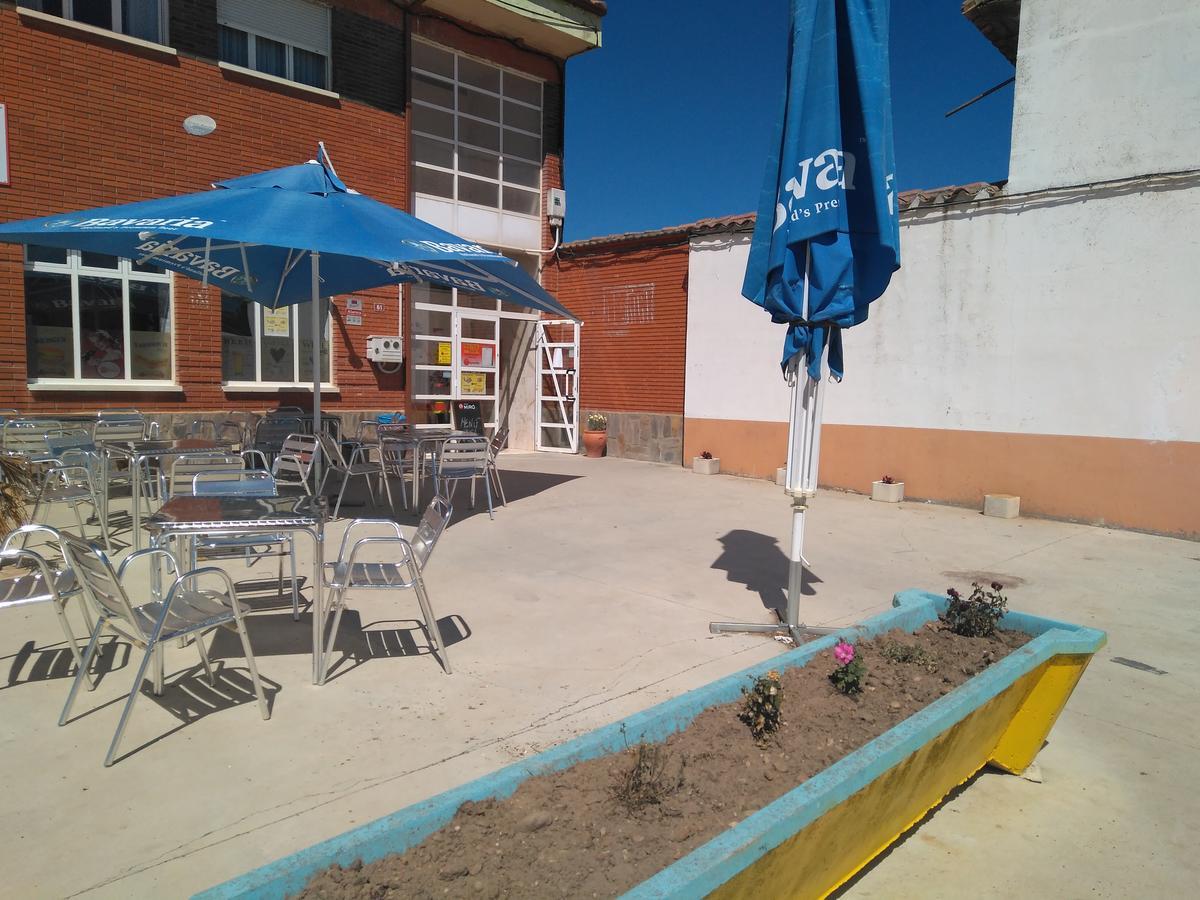Hostal El Tropezon Matallana de Valmadrigal Esterno foto