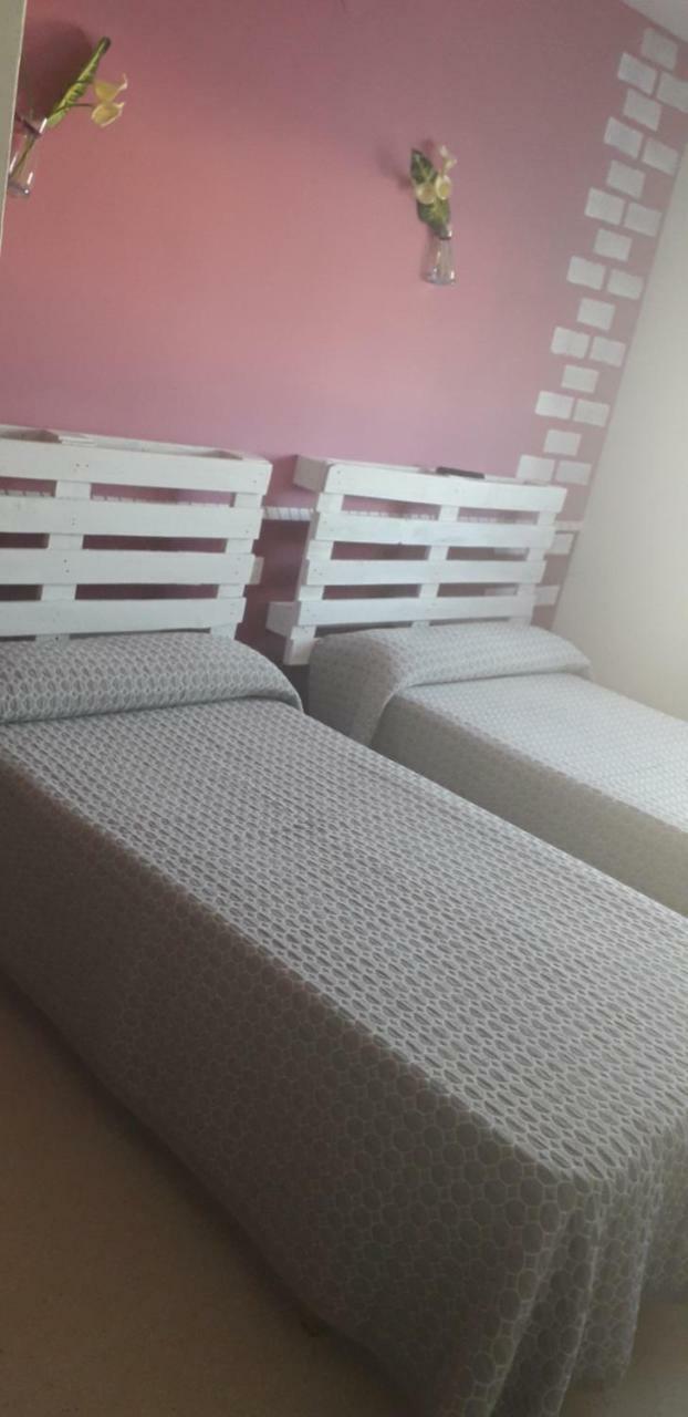 Hostal El Tropezon Matallana de Valmadrigal Esterno foto