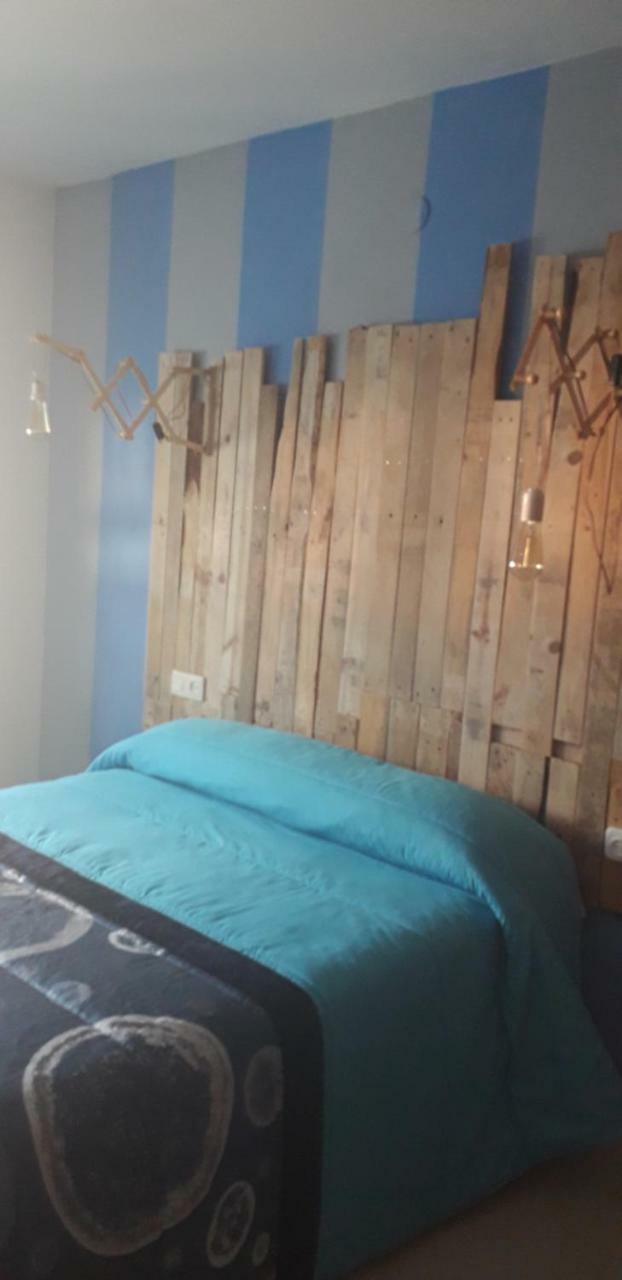 Hostal El Tropezon Matallana de Valmadrigal Esterno foto