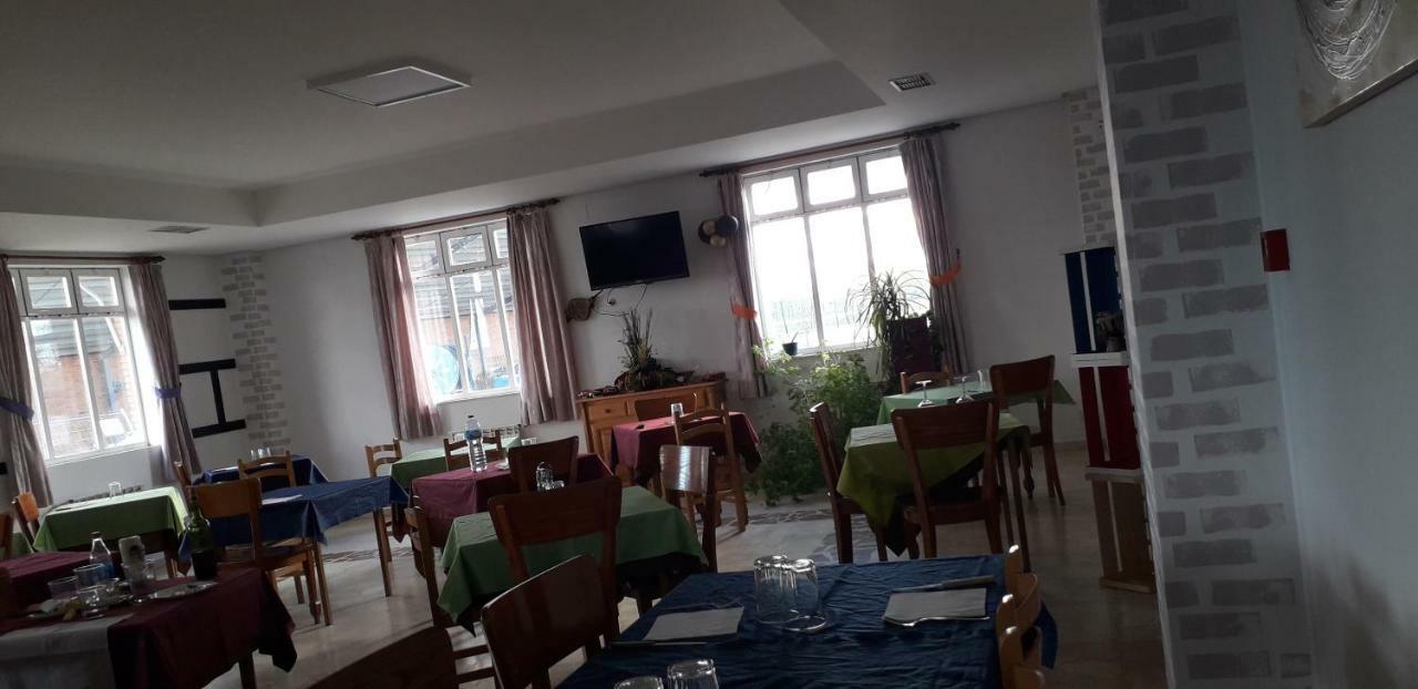 Hostal El Tropezon Matallana de Valmadrigal Esterno foto