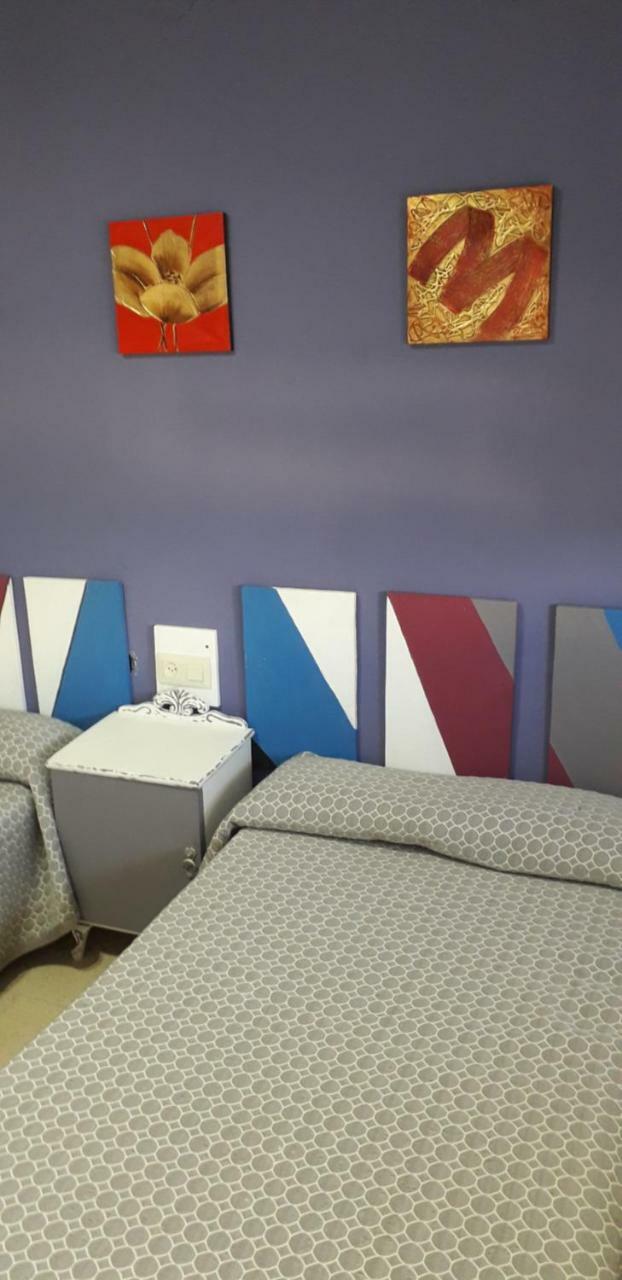 Hostal El Tropezon Matallana de Valmadrigal Esterno foto