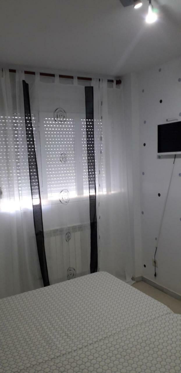 Hostal El Tropezon Matallana de Valmadrigal Esterno foto